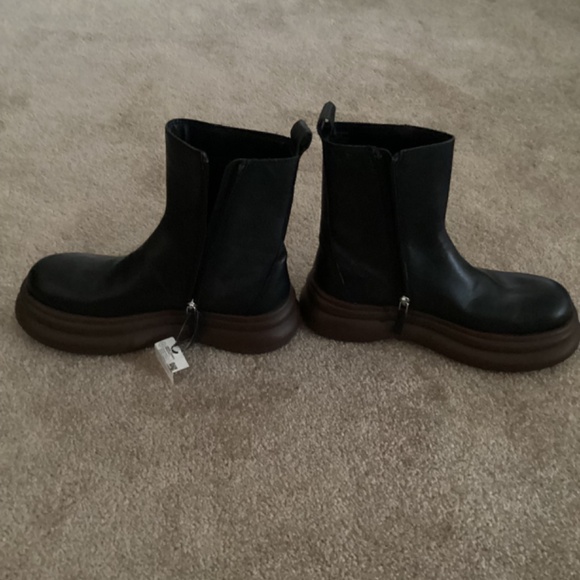 Zara Brand NEW Thick Sole Leather Ankle Boots Black - Picture 4 of 4